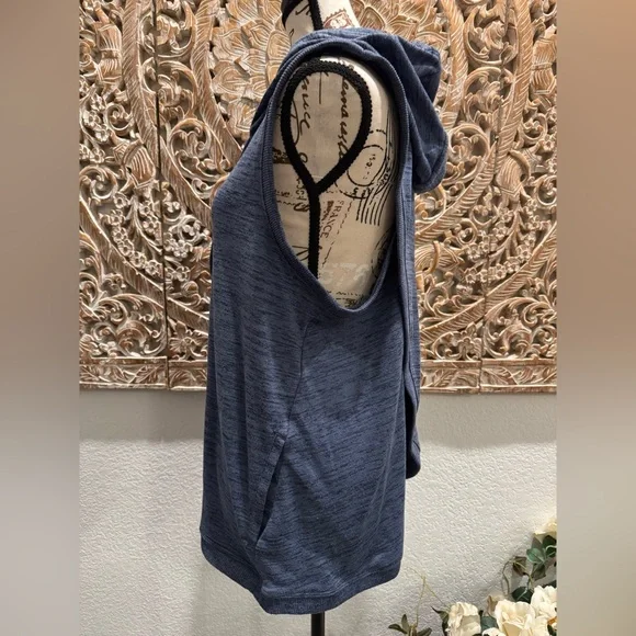 Athleta Workout Blue, Front Zip Hooded Vest with Criss Cross Back- size M - Picture 7 of 9